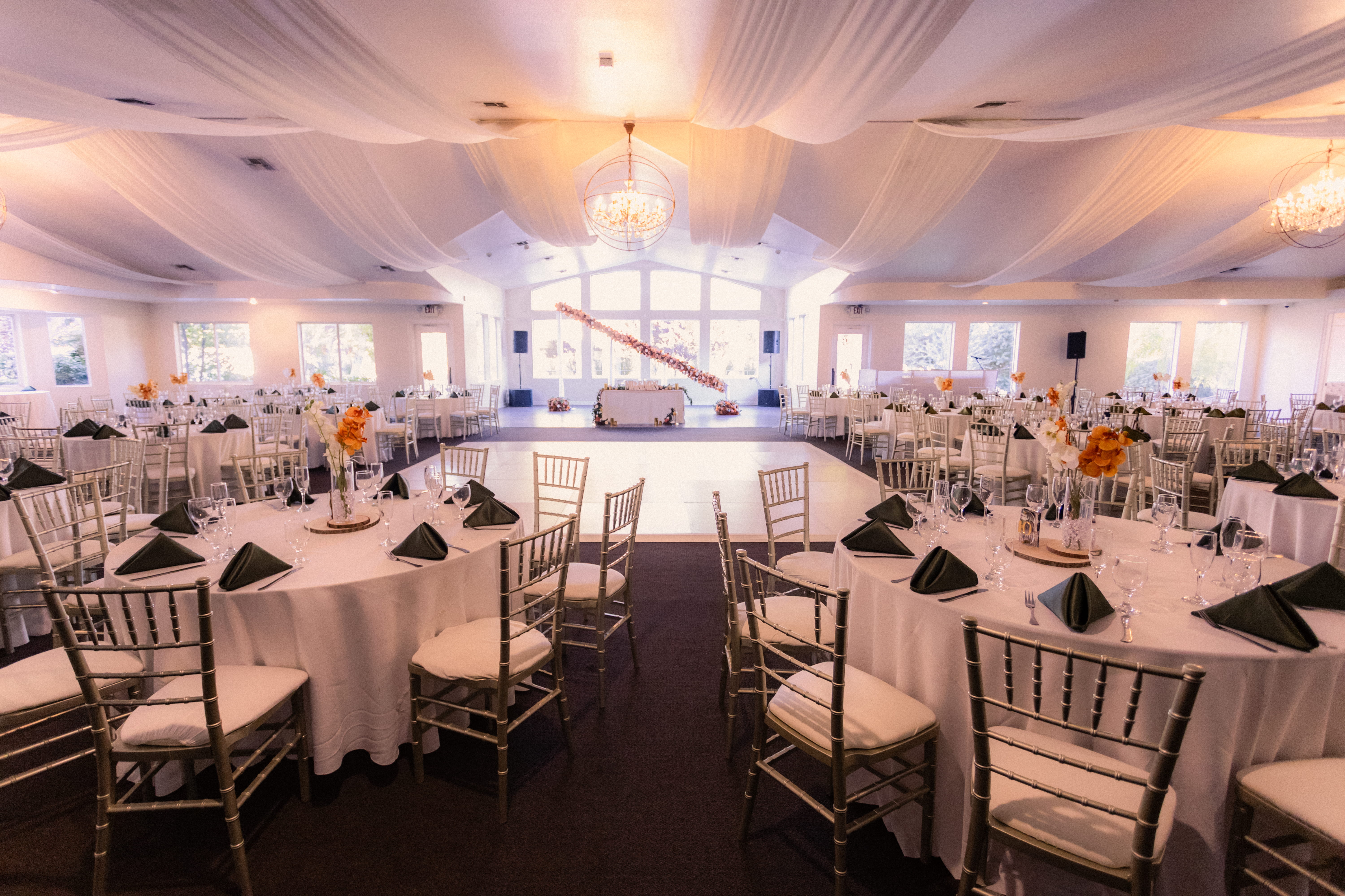 Full reception layout with head table in Garden Room Las Vegas